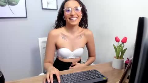 Ana Maria  online show from July 17, 9:50 pm