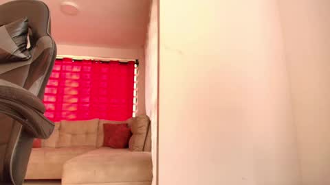 ana  online show from March 10, 10:13 pm