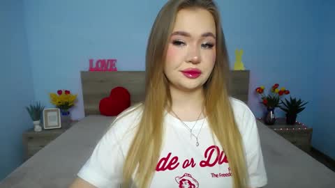 anastacyyellig online show from March 10, 7:50 pm