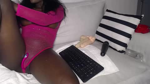 mayah online show from December 18, 10:38 pm