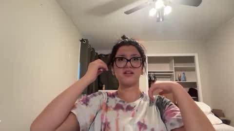 anditspinkxo online show from June 15, 4:26 am