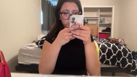 anditspinkxo online show from June 16, 5:17 pm
