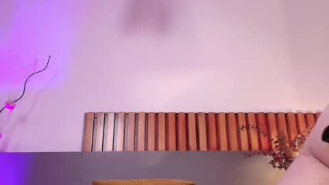 Andra Cyrus online show from September 16, 2:20 pm