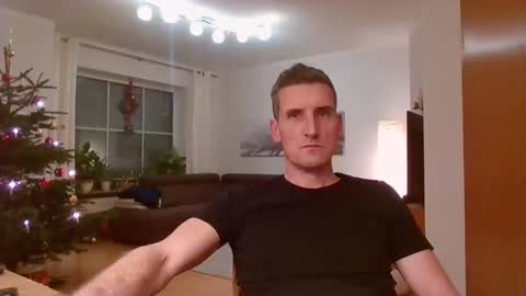 Name online show from December 25, 8:17 pm