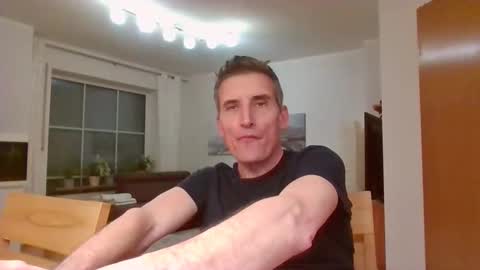 Name online show from April 12, 5:39 pm