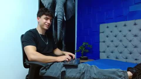 Andre Parker online show from February 21, 4:40 am