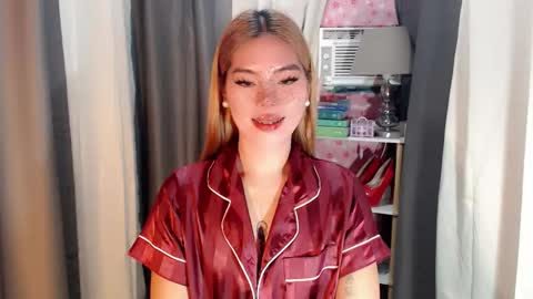 andrea06121998 online show from March 1, 3:05 pm