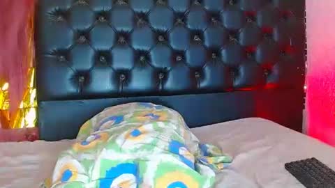 andrea andres couplehot online show from February 12, 7:45 am