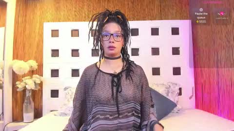 Andrea Zoelins online show from March 9, 1:59 pm