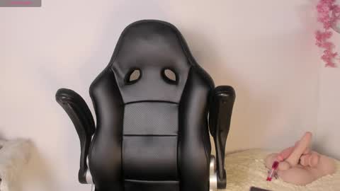 Andrea online show from April 17, 9:33 am