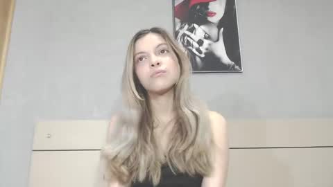 Snapshot of andreau_19 chatting on February 18, 1:33 pm andreau 19 online show from February 18, 1:33 pm