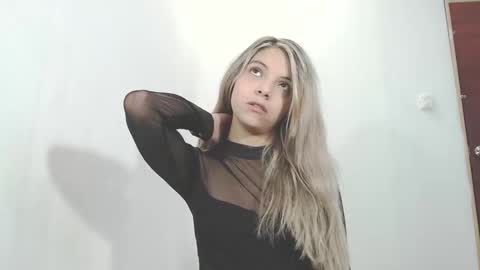 Snapshot of andreau_19 chatting on October 4, 1:53 pm andreau 19 online show from October 4, 1:53 pm