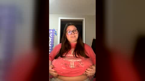 andreeuuh online show from June 7, 12:38 am