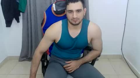 andres180950734 online show from June 3, 11:32 pm