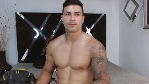 Snapshot of andres_clark chatting on February 13, 9:06 pm insta andres clark online show from February 13, 9:06 pm