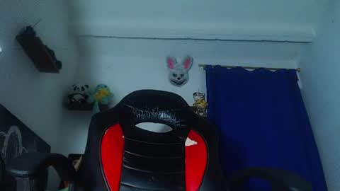 Andrs   o online show from April 11, 7:45 am