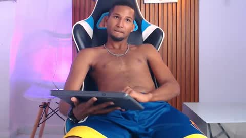 andres_kor online show from December 7, 5:59 pm