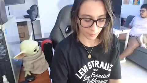 Isa  --------- online show from September 21, 2:15 am