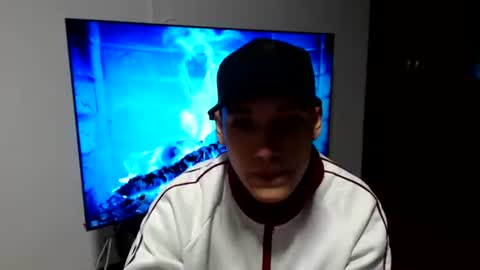 andreshot2026 online show from August 3, 11:33 pm