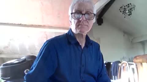 Andrew online show from April 25, 5:21 pm