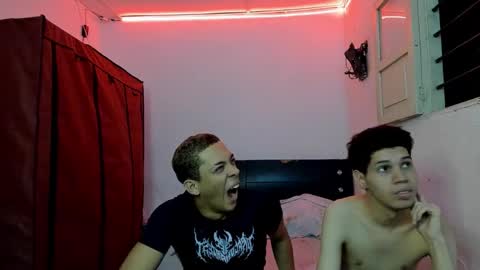 andrew_2811 online show from March 19, 6:19 am