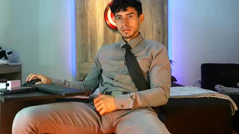 Andrew online show from October 23, 3:19 am