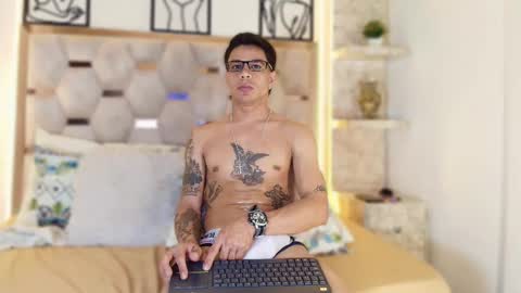 andrew_haalls online show from November 30, 1:12 am