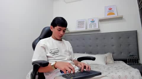 andrew restrepo online show from March 7, 4:07 pm