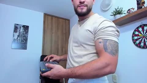 Snapshot of andrewdiaz_ chatting on September 27, 4:16 pm Andrew Diaz online show from September 27, 4:16 pm