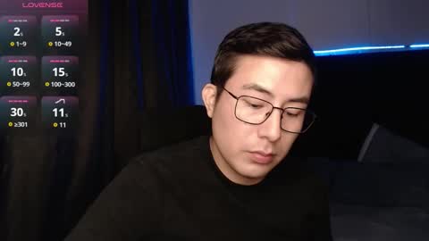 andrewmhilton_ online show from November 27, 6:21 am