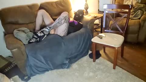 andrewo4277 online show from December 12, 2:48 am