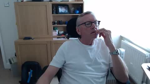 andy1234518 online show from April 18, 10:06 am