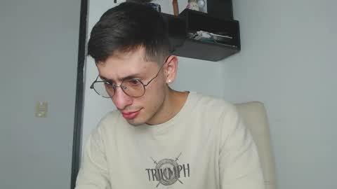 andy_collins__ online show from January 17, 1:26 am