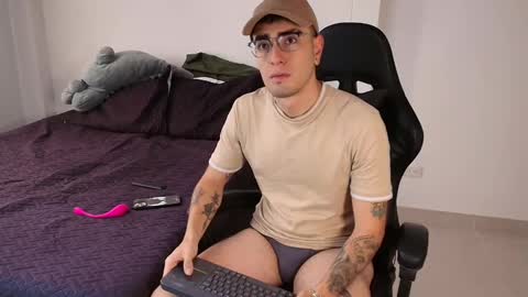 Andres online show from March 7, 1:18 pm