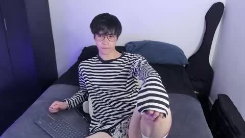 Snapshot of andy_twiink chatting on October 23, 3:30 am twx Andy twink3 online show from October 23, 3:30 am