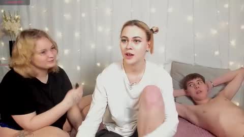 Mandy and Andy online show from November 9, 8:22 pm