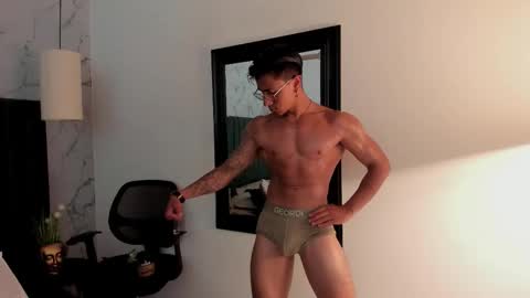 Snapshot of andyjoy_ chatting on October 4, 12:14 pm Andy Joy online show from October 4, 12:14 pm