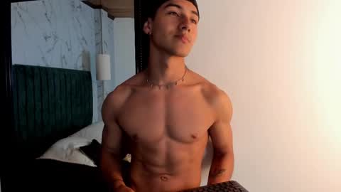 Snapshot of andyjoy_ chatting on February 17, 1:33 pm Andy Joy online show from February 17, 1:33 pm