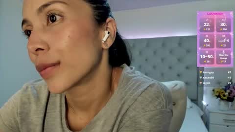 Snapshot of andykiuty chatting on October 8, 9:32 pm Andrea online show from October 8, 9:32 pm