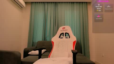 angel_asia_ online show from October 1, 6:01 am