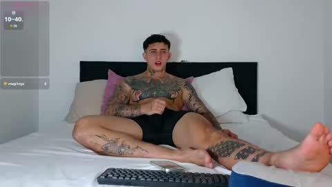 angel_boy01 online show from October 18, 11:31 pm