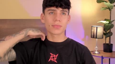 Angel online show from February 1, 8:28 pm