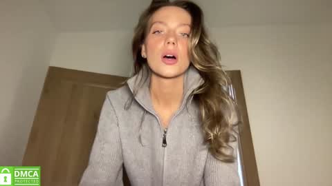 Snapshot of angel_from_sky chatting on October 13, 1:46 pm Greetings Jess online show from October 13, 1:46 pm