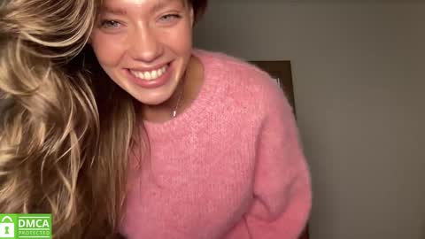 Snapshot of angel_from_sky chatting on October 23, 12:39 pm Greetings Jess online show from October 23, 12:39 pm