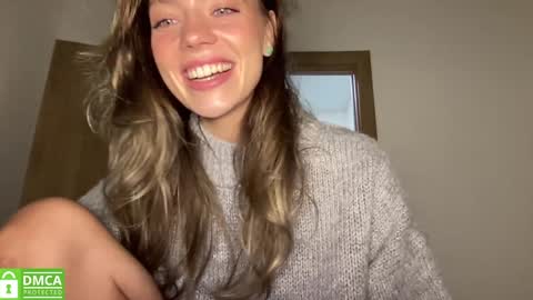 Snapshot of angel_from_sky chatting on October 10, 1:17 pm Greetings Jess online show from October 10, 1:17 pm