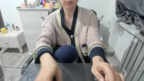 angel_lee__ online show from March 9, 4:00 pm