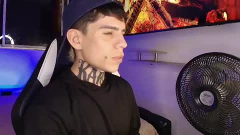 angel_luna0 online show from July 16, 4:49 am