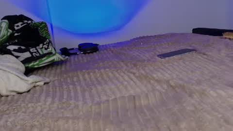 angel_luna0 online show from July 17, 4:58 am