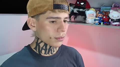 angel_luna0 online show from August 6, 6:22 am
