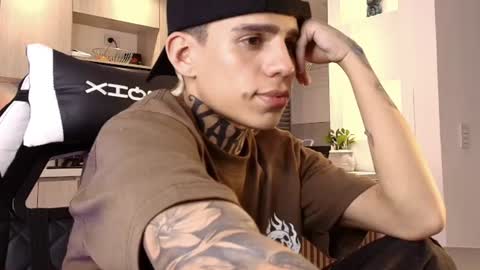 angel_luna0 online show from July 9, 1:09 am